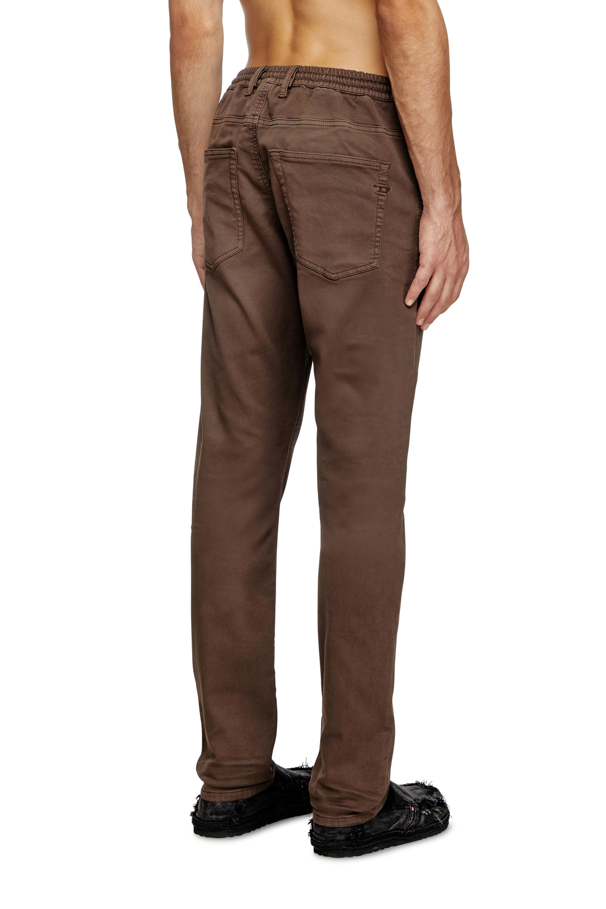 パンツ 263 DIESEL KROOLEY-JOGG JOGGJEANS 0670M KROOLEY-E-NE Man: Tapered Coloured Jeans | Diesel