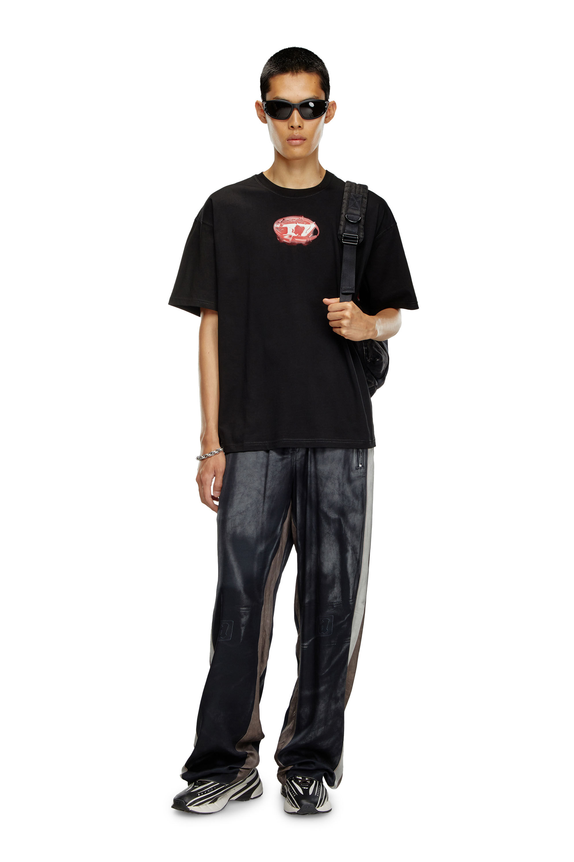 Diesel - T-BOXT-K3, Man T-shirt with glowing-effect logo in Black - Image 1
