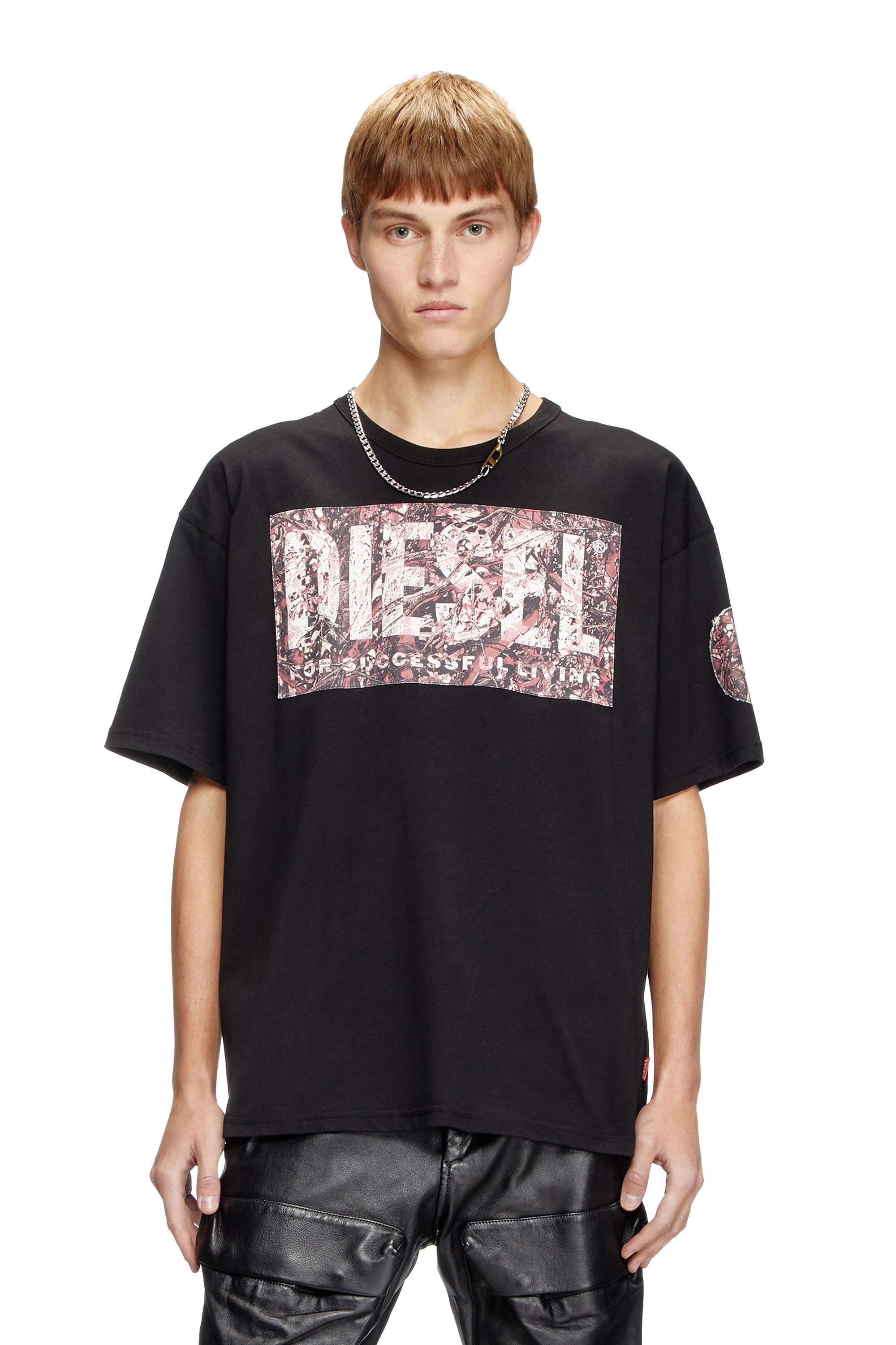 Diesel - T-BOXT-R22, Man's T-shirt with large gabardine patch logo in Black - 3