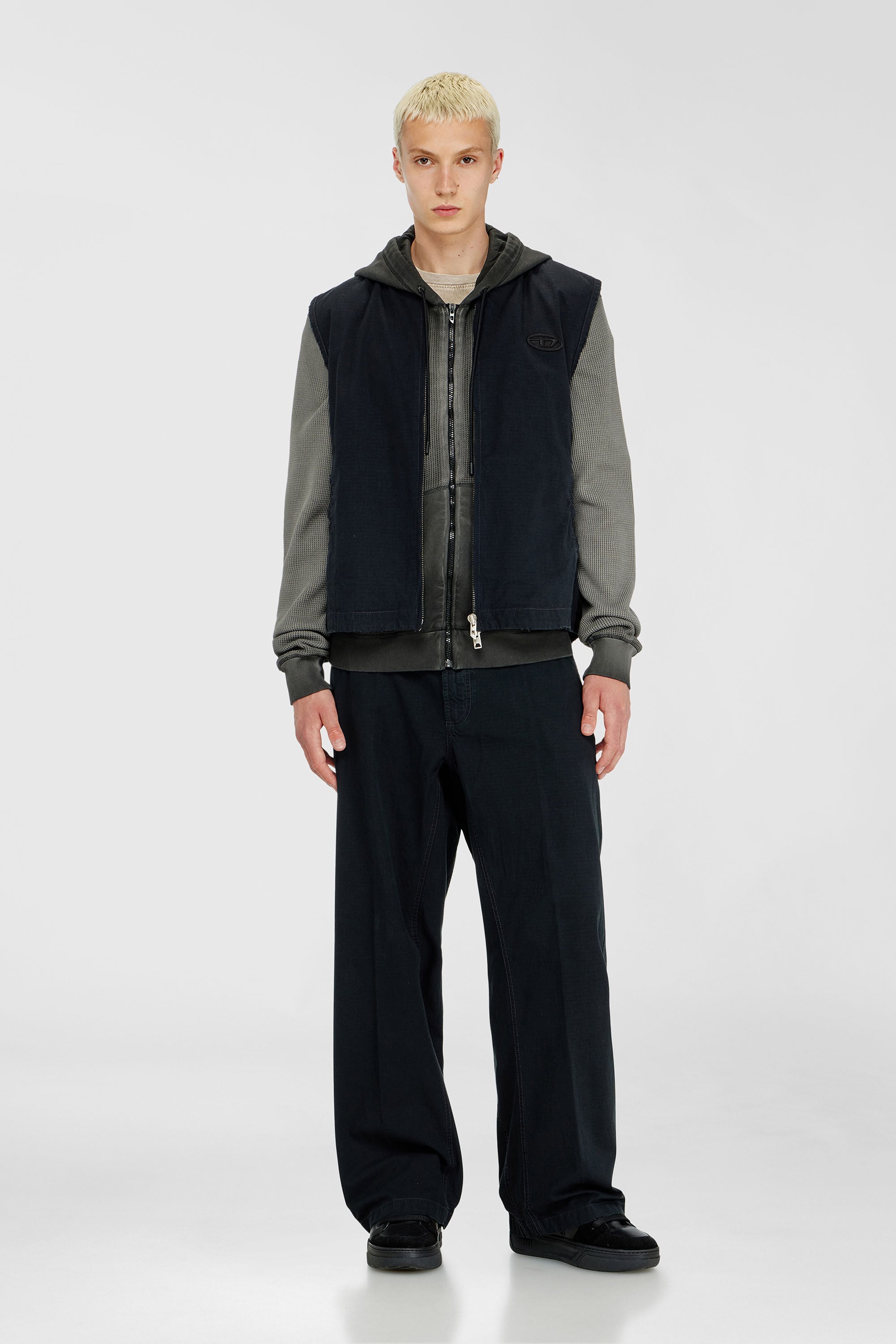 【美品・正規品】DIESEL W-DWAIN-VEST ブラック Men's Cotton ripstop vest with Oval D patch | Black | Diesel KH
