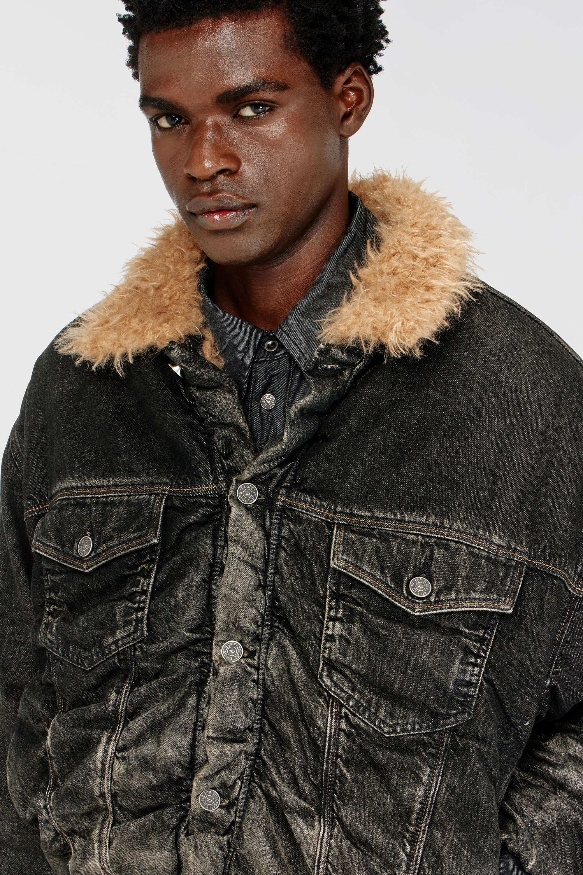 ジャケット・アウター dium. DU260514 Cut Off Design Jacket Women's Teddy-lined trucker jacket in dirty-effect denim | Black