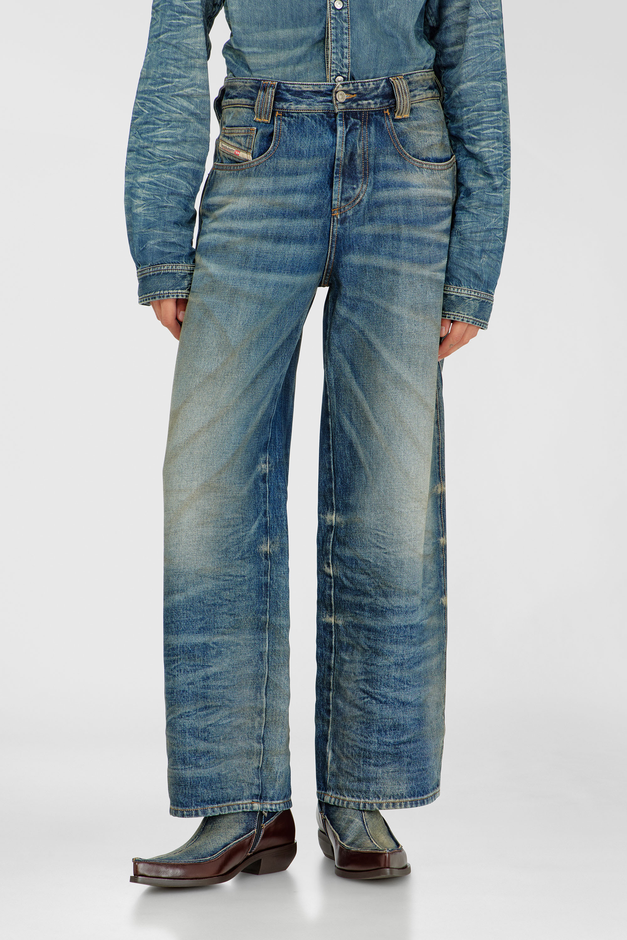 Diesel - Unisex's Relaxed Jeans 1982 D-Hakou 007GC, Medium blue - 4