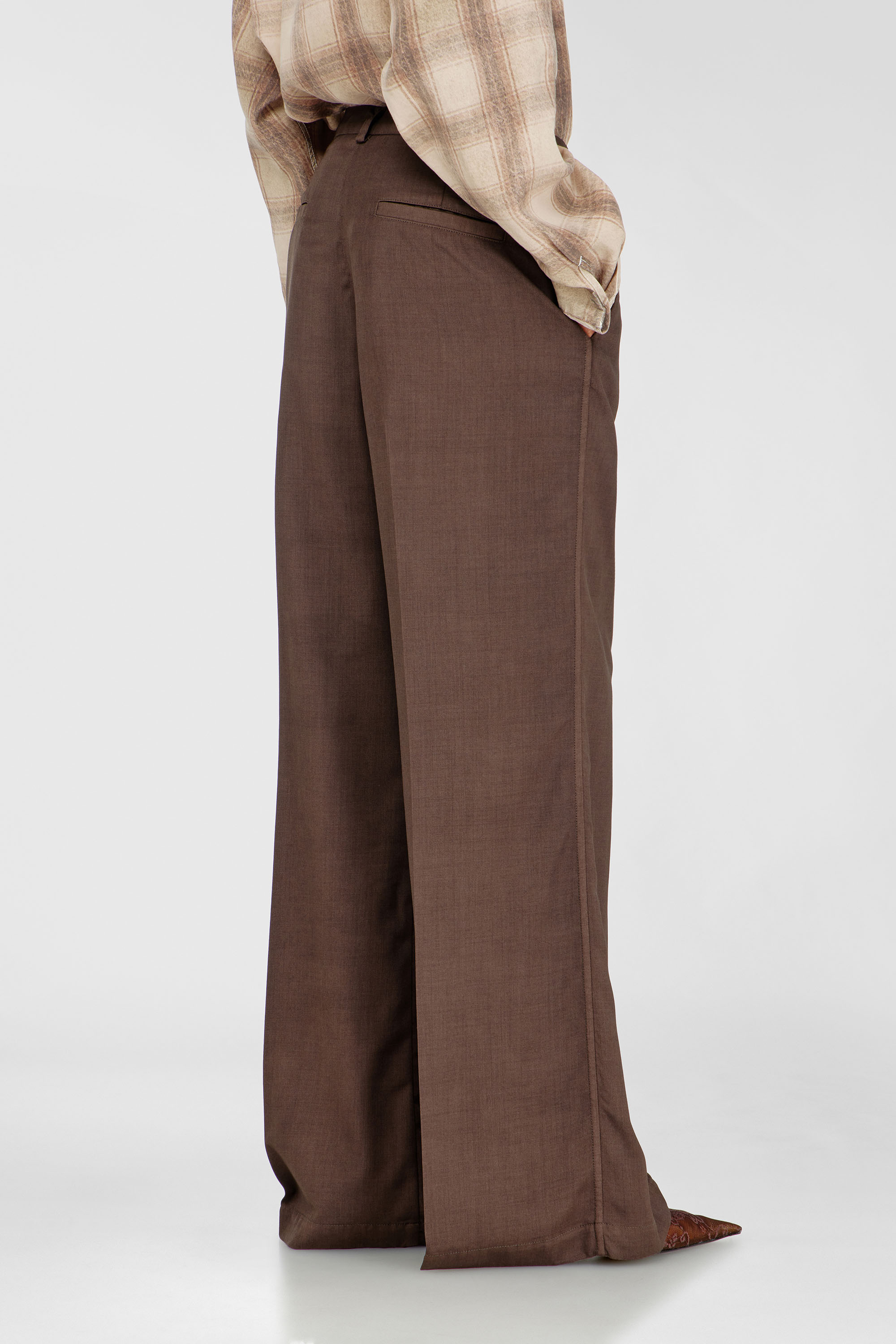Diesel - P-ARIDE, Woman's Pleated wide-leg pants in stretch wool in Brown - 4