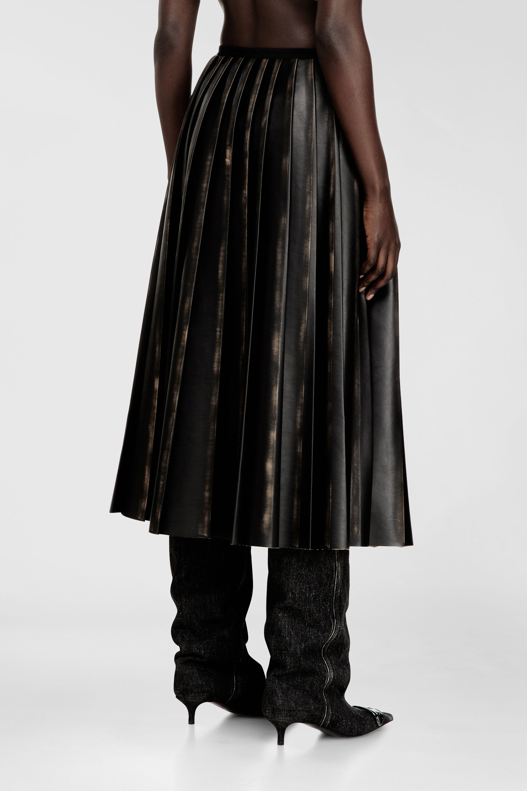 Diesel - O-SAKA, Woman's Distressed pleated midi skirt in Black/Brown - 4