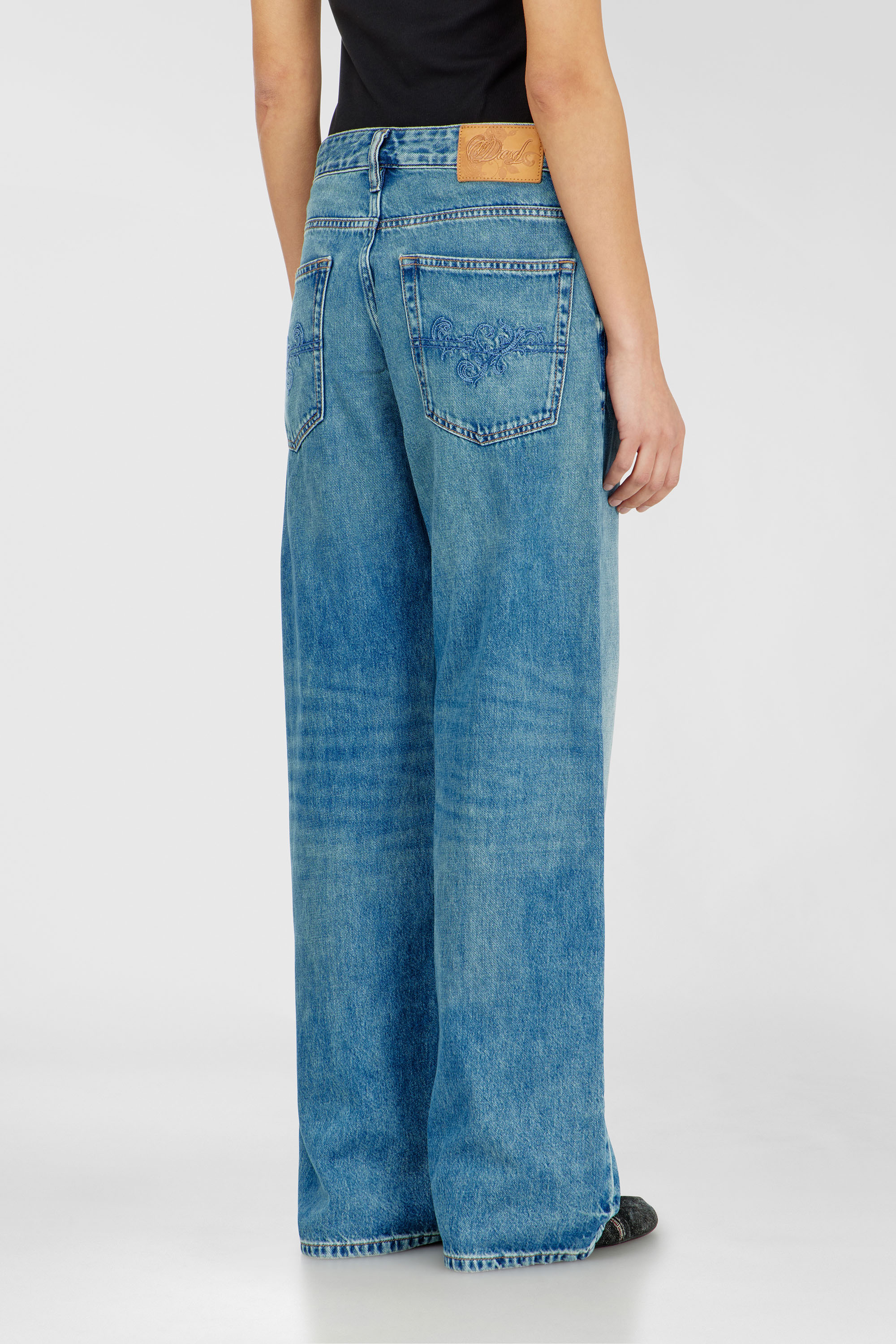 Diesel - Woman's Relaxed Jeans 1990 D-Waigee 0TJDI, Medium blue - 2