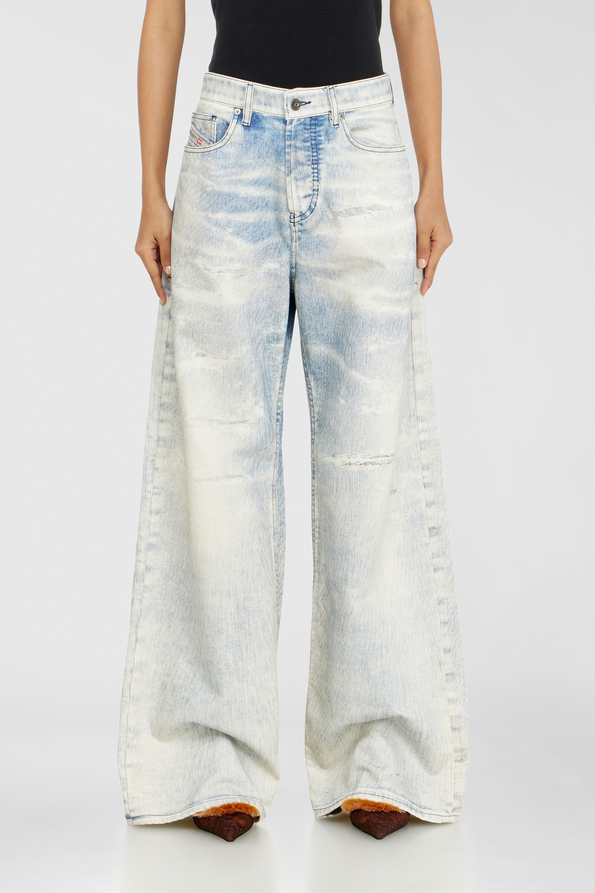 Diesel - Woman's Relaxed Jeans 1996 D-Sire 09R69, Light Blue - 4