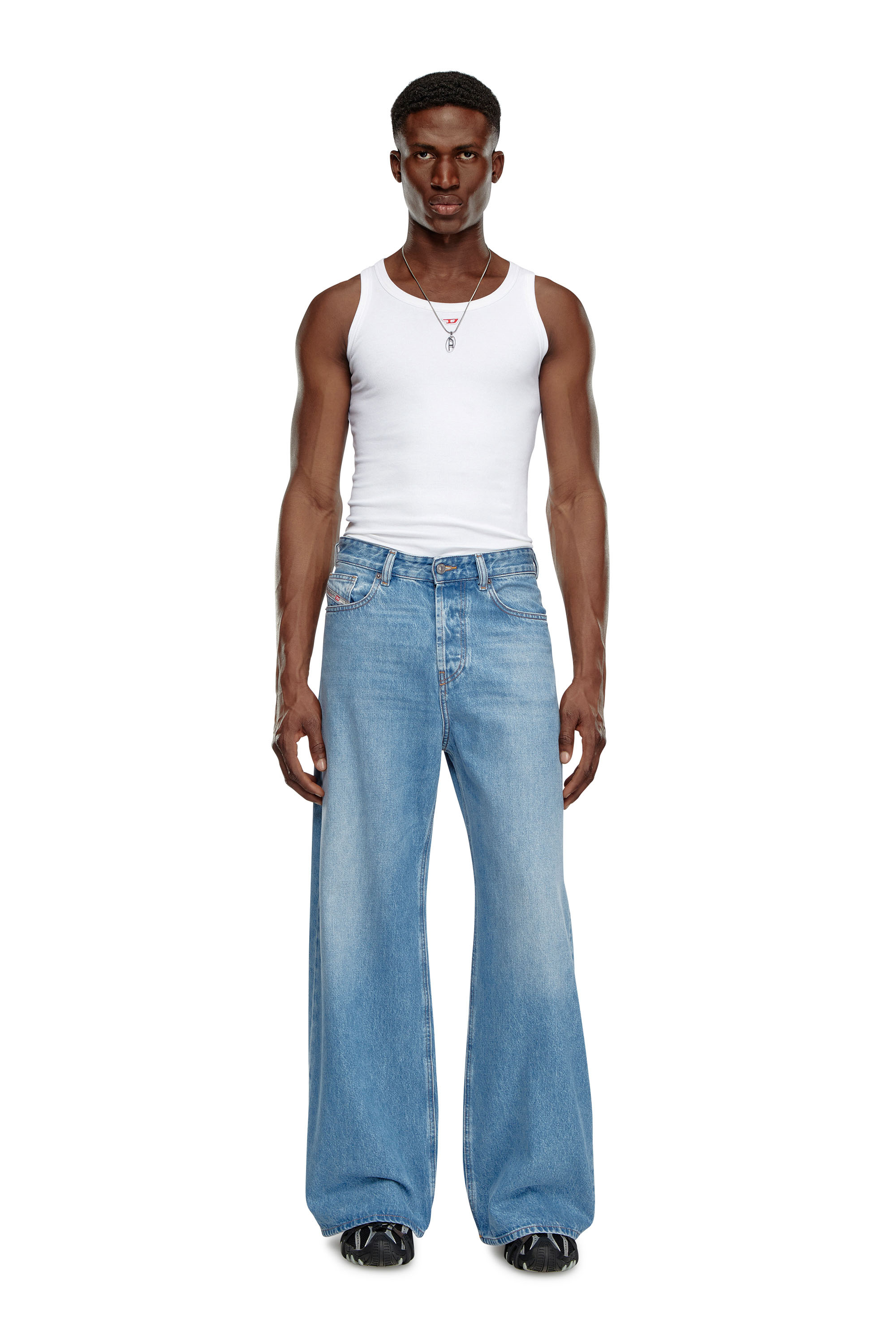 Diesel - Unisex's Relaxed Jeans 1996 D-Sire 09I29, Light Blue - 4