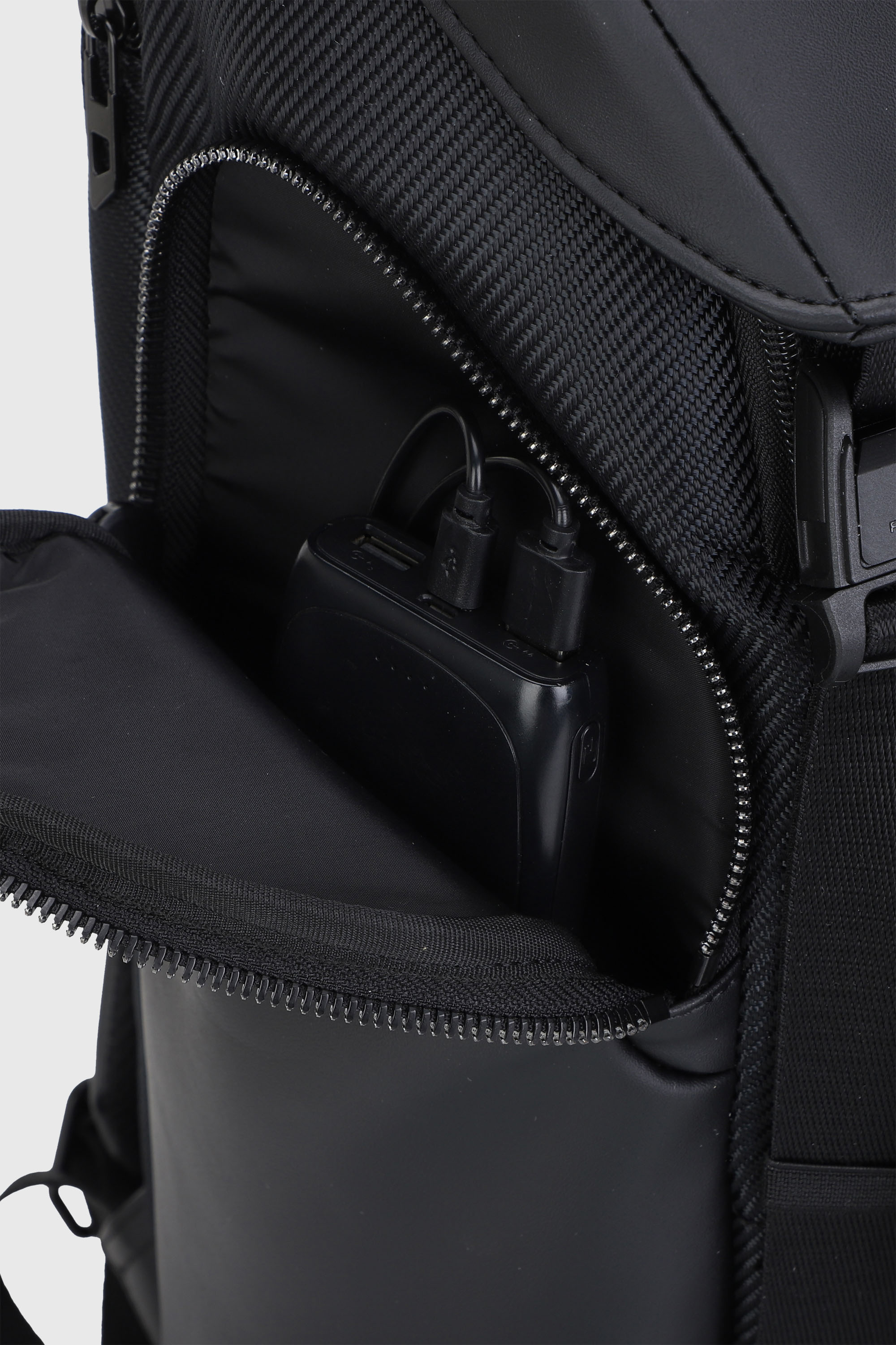 Diesel - DIESEL CARBON FIBER BACKPACK-BLACK  DSB0, Unisex's Functional business backpack in Black - 5