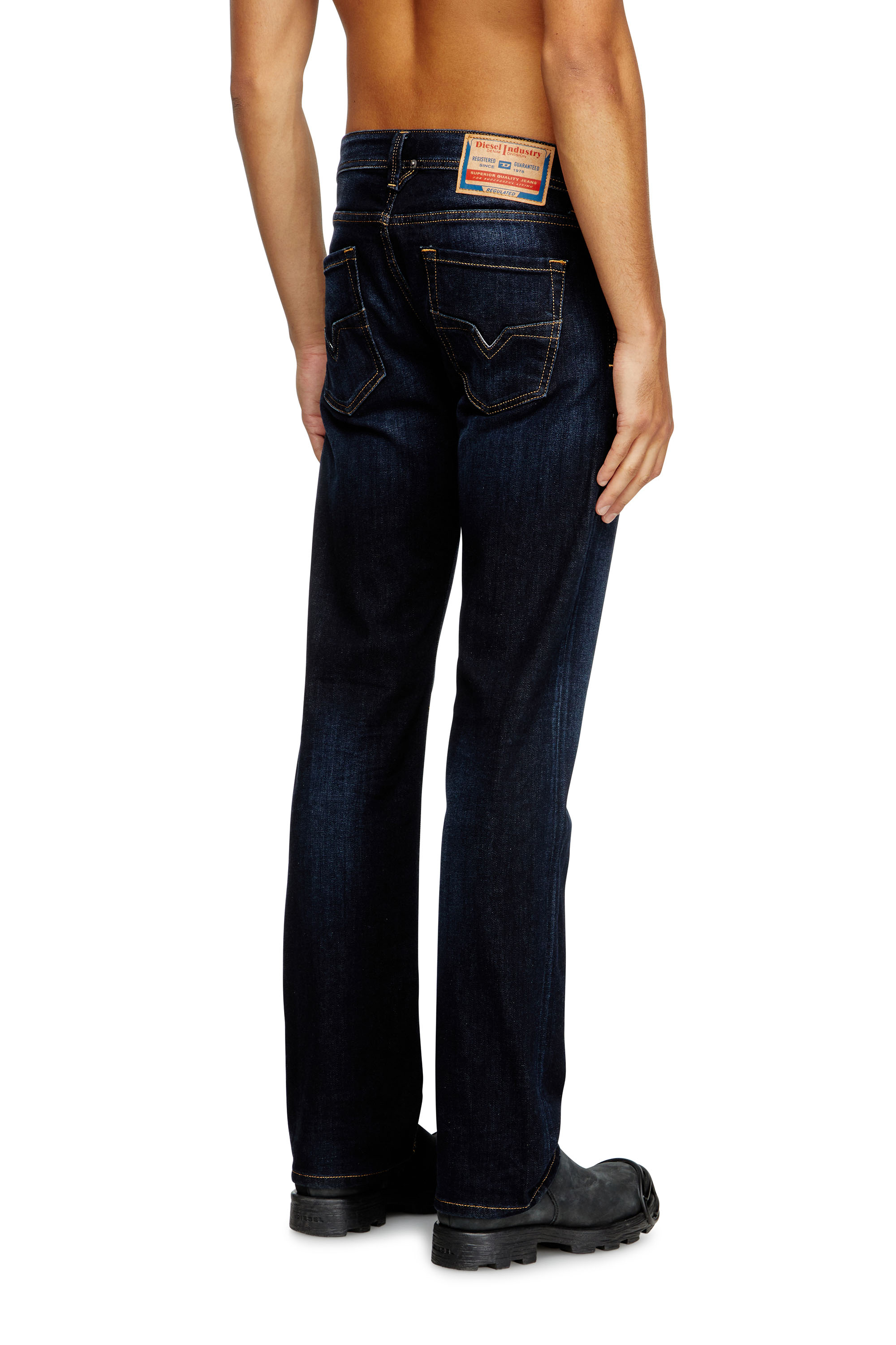 Regular Jeans 1985 Larkee 009ZS, Dark Blue Diesel - Man's Regular Jeans 1985 Larkee 009ZS, Dark Blue - 4