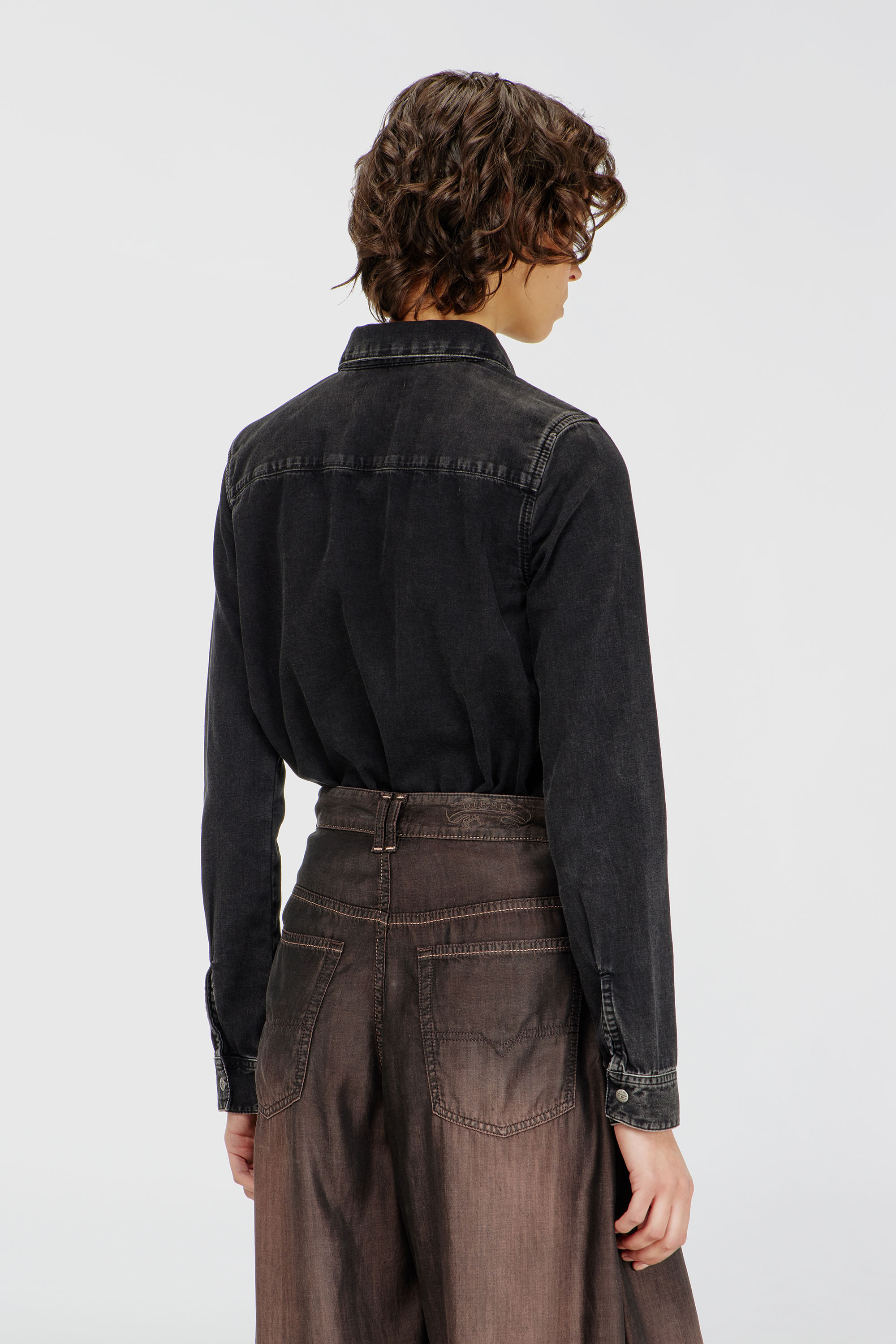 Diesel - DE-EAZY, Woman's Denim shirt with contrasting stitching in Black - 4