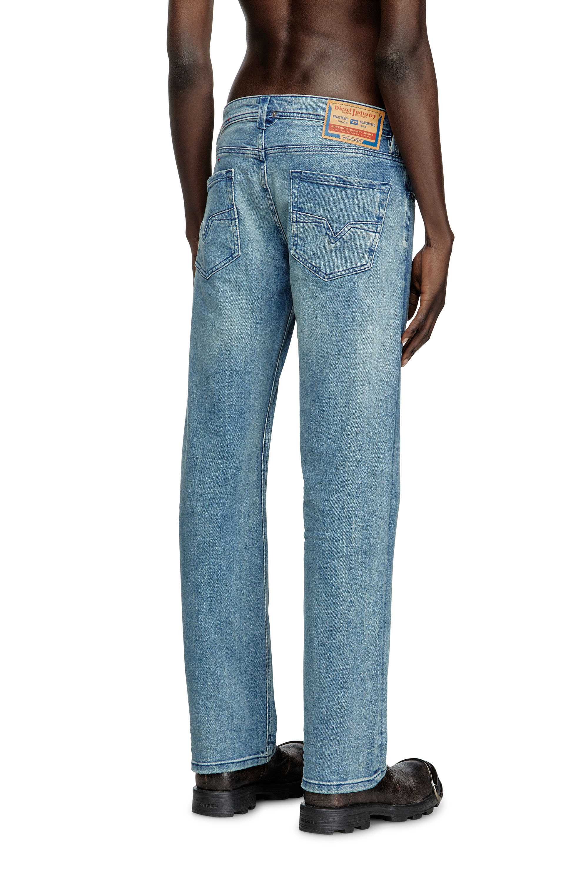 Regular Jeans 1985 Larkee 0BMBW, Medium blue Diesel - Man's Regular Jeans 1985 Larkee 0BMBW, Medium blue - 4